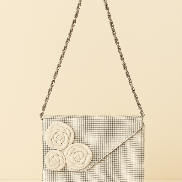 Vintage 1960’s whiting &David white grid shoulder handbag with rose appliqués
